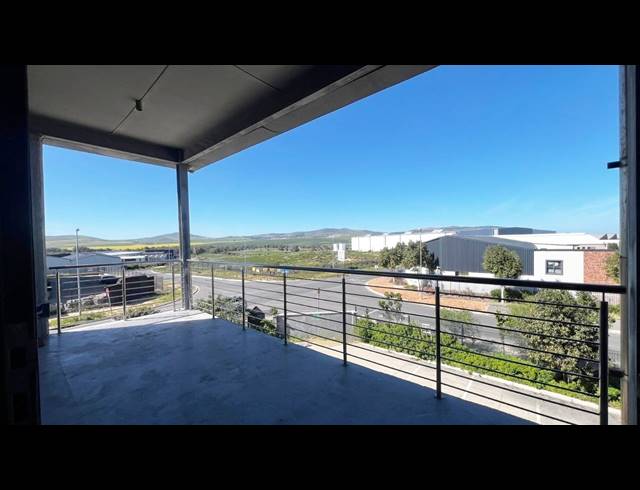 1,590M² WAREHOUSE FOR SALE IN RIVERGATE